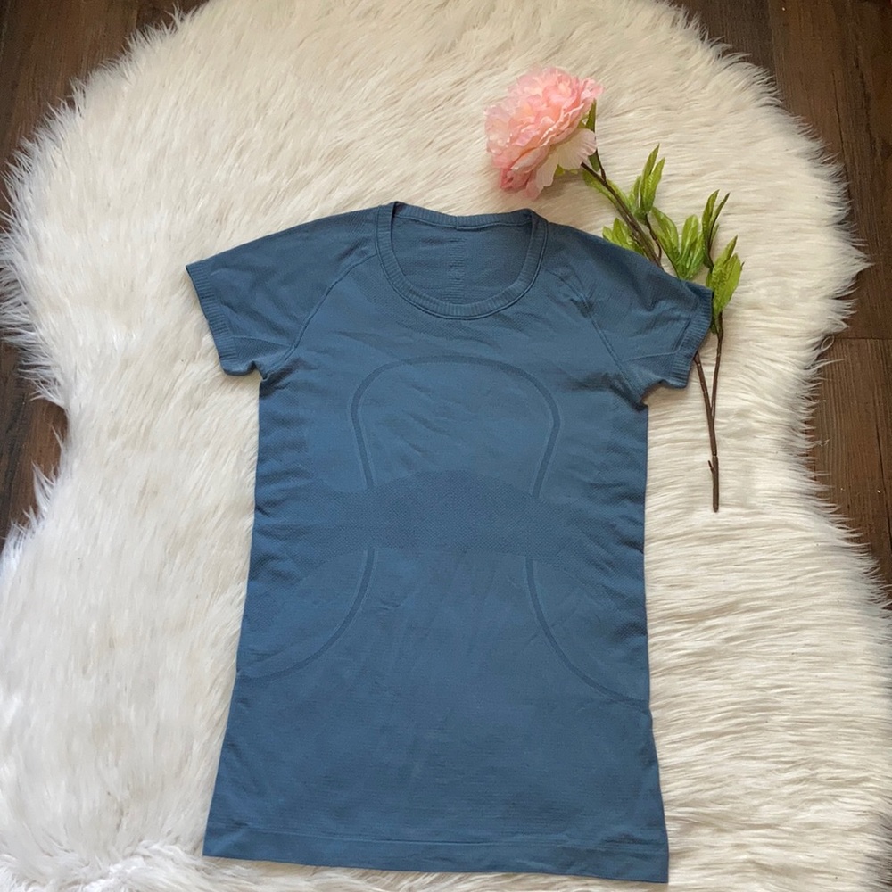 Lululemon Swiftly Tech Top Size Small (8)